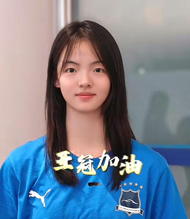 武漢女足姜晨璟，踢防守位反差大，自小如此。