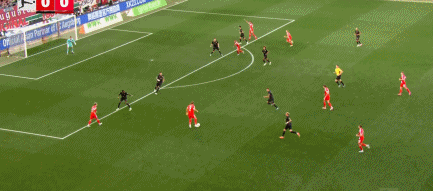 拜仁2-0奧格斯堡，凱恩助攻格納破門，迪亞斯得分。