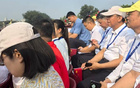姚明九三閱兵顯眼，卸重笑顏多。